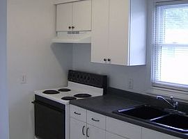  4306 Topaz Ct, Louisville, Ky 40216 4 Beds 1.5 Baths 1,600 Sqf in Louisville, KY (Photo 4 of 6)