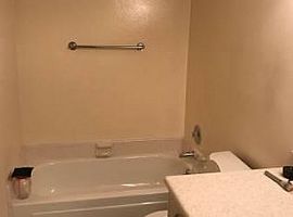 1 Beds 1 Baths Home in Long Beach, CA (Photo 3 of 3)