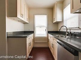 2 Beds 1 Bath Home in Long Beach, CA (Photo 2 of 3)