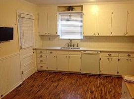 1808 Pickens Ct in Charlotte, NC (Photo 5 of 10)