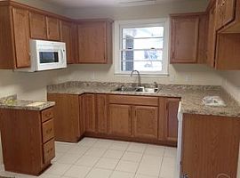 2126 Gayley St, Columbia, Rent 600 Deposit 600 Total 1200 in Columbia, SC (Photo 2 of 6)