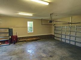 402 Nautical Ct, Sneads F Rent 750 Deposit 750 Total 1500 in Sneads Ferry, NC (Photo 10 of 12)