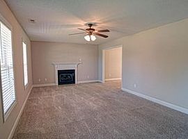 402 Nautical Ct, Sneads F Rent 750 Deposit 750 Total 1500 in Sneads Ferry, NC (Photo 3 of 12)