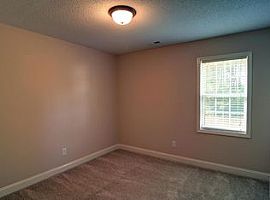 402 Nautical Ct, Sneads F Rent 750 Deposit 750 Total 1500 in Sneads Ferry, NC (Photo 4 of 12)