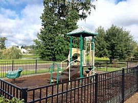 220 Xavier St in Charleston, SC (Photo 6 of 12)