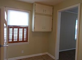 728 N 26th St, Paducah, Ky 42001 3 Beds 1 Bath in Paducah, KY (Photo 3 of 8)