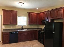  47 Peppercorn Pl, Horse Shoe, Nc 28742 2 Beds 2 Baths 1,000 Sq in Horse Shoe, NC (Photo 6 of 9)