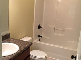  47 Peppercorn Pl, Horse Shoe, Nc 28742 2 Beds 2 Baths 1,000 Sq in Horse Shoe, NC (Photo 8 of 9)