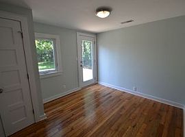  1275 Harbor View Rd, Charleston, Sc 29412 2 Beds 1 Bath 1,100  in Charleston, SC (Photo 3 of 7)