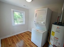  1275 Harbor View Rd, Charleston, Sc 29412 2 Beds 1 Bath 1,100  in Charleston, SC (Photo 4 of 7)