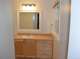  21 Essex Ct, Greenville, Sc 29609 3 Beds 2 Baths 1,378 Sqft in Greenville, SC (Photo 5 of 7)