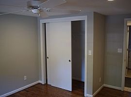  21 Essex Ct, Greenville, Sc 29609 3 Beds 2 Baths 1,378 Sqft in Greenville, SC (Photo 6 of 7)