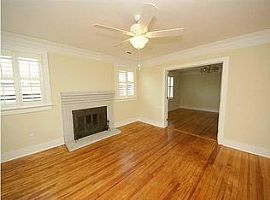  906 Ashley Ave, Charleston, Sc 29403 2 Beds 2 Baths 1,400 Sqft in Charleston, SC (Photo 2 of 10)