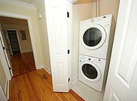  906 Ashley Ave, Charleston, Sc 29403 2 Beds 2 Baths 1,400 Sqft in Charleston, SC (Photo 5 of 10)