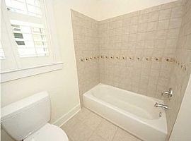  906 Ashley Ave, Charleston, Sc 29403 2 Beds 2 Baths 1,400 Sqft in Charleston, SC (Photo 8 of 10)