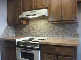  916 Brookhurst Blvd, Yukon, Ok 73099 3 Beds 2 Baths 1,434 Sqft in Yukon, OK (Photo 2 of 5)