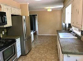  2528 Nw 49th St, Oklahoma City, Ok 73112 3 Beds 1.5 Baths 1,21 in Oklahoma City, OK (Photo 3 of 4)