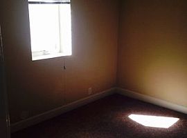  2547 S Williams St, Denver, Co 80210 4 Beds 2 Baths 1,800 Sqft in Denver, CO (Photo 4 of 11)