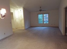  10 Chestnut Ln, Pinehurst, Nc 28374 3 Beds 2 Baths 1,650 Sqft in Pinehurst, NC (Photo 2 of 8)