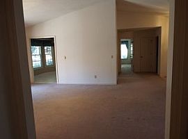  10 Chestnut Ln, Pinehurst, Nc 28374 3 Beds 2 Baths 1,650 Sqft in Pinehurst, NC (Photo 3 of 8)