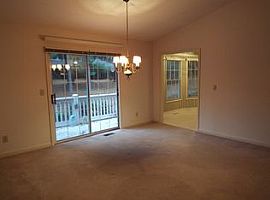  10 Chestnut Ln, Pinehurst, Nc 28374 3 Beds 2 Baths 1,650 Sqft in Pinehurst, NC (Photo 5 of 8)