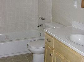 2 Beds 1 Bath Home in Long Beach, CA (Photo 2 of 3)