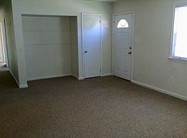 2202 Gurley Ct, Hampton, Va 23663 4 Beds 1.5 Baths 1,120 Sqft in Hampton, VA (Photo 2 of 7)