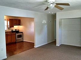 2202 Gurley Ct, Hampton, Va 23663 4 Beds 1.5 Baths 1,120 Sqft in Hampton, VA (Photo 4 of 7)