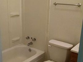 2202 Gurley Ct, Hampton, Va 23663 4 Beds 1.5 Baths 1,120 Sqft in Hampton, VA (Photo 6 of 7)