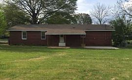 Adorable Split Level 3bedrms 2baths Home in Decatur, AL (Photo 12 of 12)