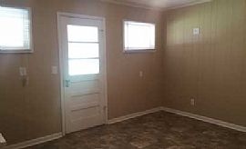 Adorable Split Level 3bedrms 2baths Home in Decatur, AL (Photo 5 of 12)