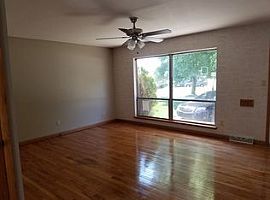  601 Timothy Ln, Cleveland, Oh 44109 3 Beds 2 Baths 988 Sqft in Cleveland, OH (Photo 2 of 11)