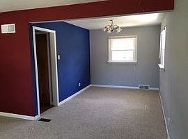  110 Florisota Dr, Florissant, Mo 63031 2 Beds 2 Baths 912 Sqft in Florissant, MO (Photo 5 of 8)