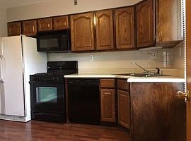  110 Florisota Dr, Florissant, Mo 63031 2 Beds 2 Baths 912 Sqft in Florissant, MO (Photo 6 of 8)