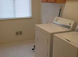  5 Metroview Ct, Ann Arbor, Mi 48108 3 Beds 1 Bath 864 Sqft in Ann Arbor, MI (Photo 8 of 8)