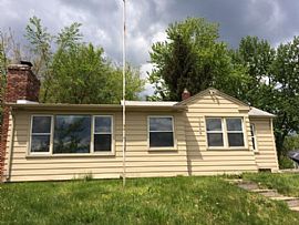  1040 Oregon Blvd, Waterford, Mi 48327 2 Beds 1 Bath 902 Sqft in Waterford, MI