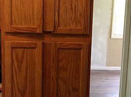  1040 Oregon Blvd, Waterford, Mi 48327 2 Beds 1 Bath 902 Sqft in Waterford, MI (Photo 5 of 6)