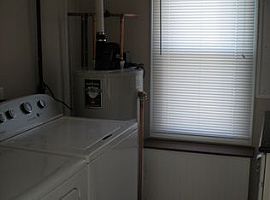  4648 Weddell St, Dearborn Heights, Mi 48125 3 Beds 1 Bath 950  in Dearborn Heights, MI (Photo 4 of 7)