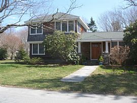 30 Ocean Ave, Jamestown, Ri 02835 in Jamestown, RI