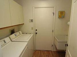 3 Beds 2 Baths For Rent in Sarasota, FL