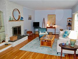 36 North Ct, Tiverton, Ri 02878 in Tiverton, RI