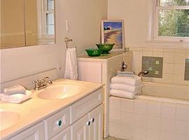 36 North Ct, Tiverton, Ri 02878 in Tiverton, RI (Photo 4 of 8)