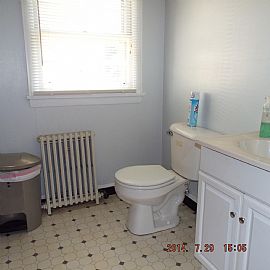 Cape Style Home in Excellent Condition with a Garage in Newport, RI (Photo 7 of 7)