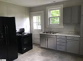  126 Somerset St, Greenville, Sc 29611 2 Beds 1 Bath -- Sqft in Greenville, SC (Photo 4 of 7)