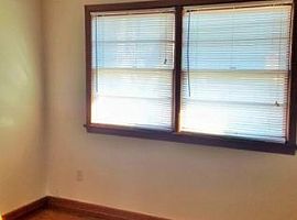  1806 Westmoorland Way, Lyndon, Ky 40242 3 Beds 1 Bath 1,075 Sq in Lyndon, KY (Photo 4 of 8)