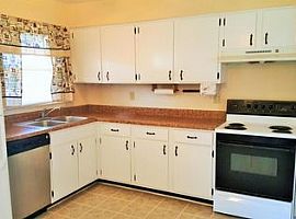  1806 Westmoorland Way, Lyndon, Ky 40242 3 Beds 1 Bath 1,075 Sq in Lyndon, KY (Photo 8 of 8)