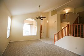 4 Bed, 2600 Sqft, $1,300 in Phoenix, AZ (Photo 2 of 12)