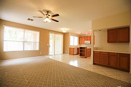4 Bed, 2600 Sqft, $1,300 in Phoenix, AZ (Photo 4 of 12)