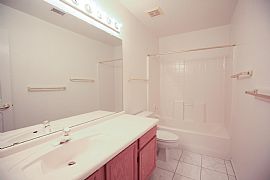 4 Bed, 2600 Sqft, $1,300 in Phoenix, AZ (Photo 6 of 12)