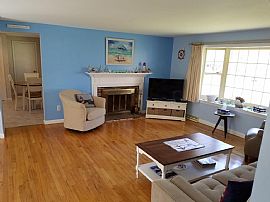 2 Beds 1 Bath 1,276 Sqft 0.32 Acres Lot Size Single-Family Home in Brewster, MA (Photo 4 of 5)